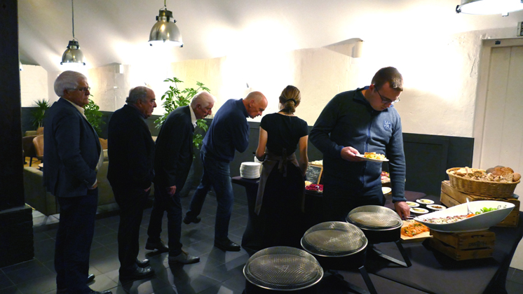 Feestmiddag 20-11-2021029.jpg